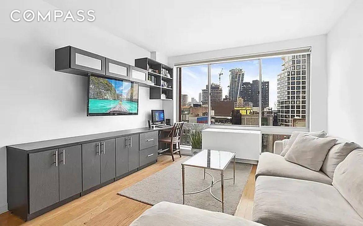 Phenomenal south facing, high floor 1 bedroom available July 15.