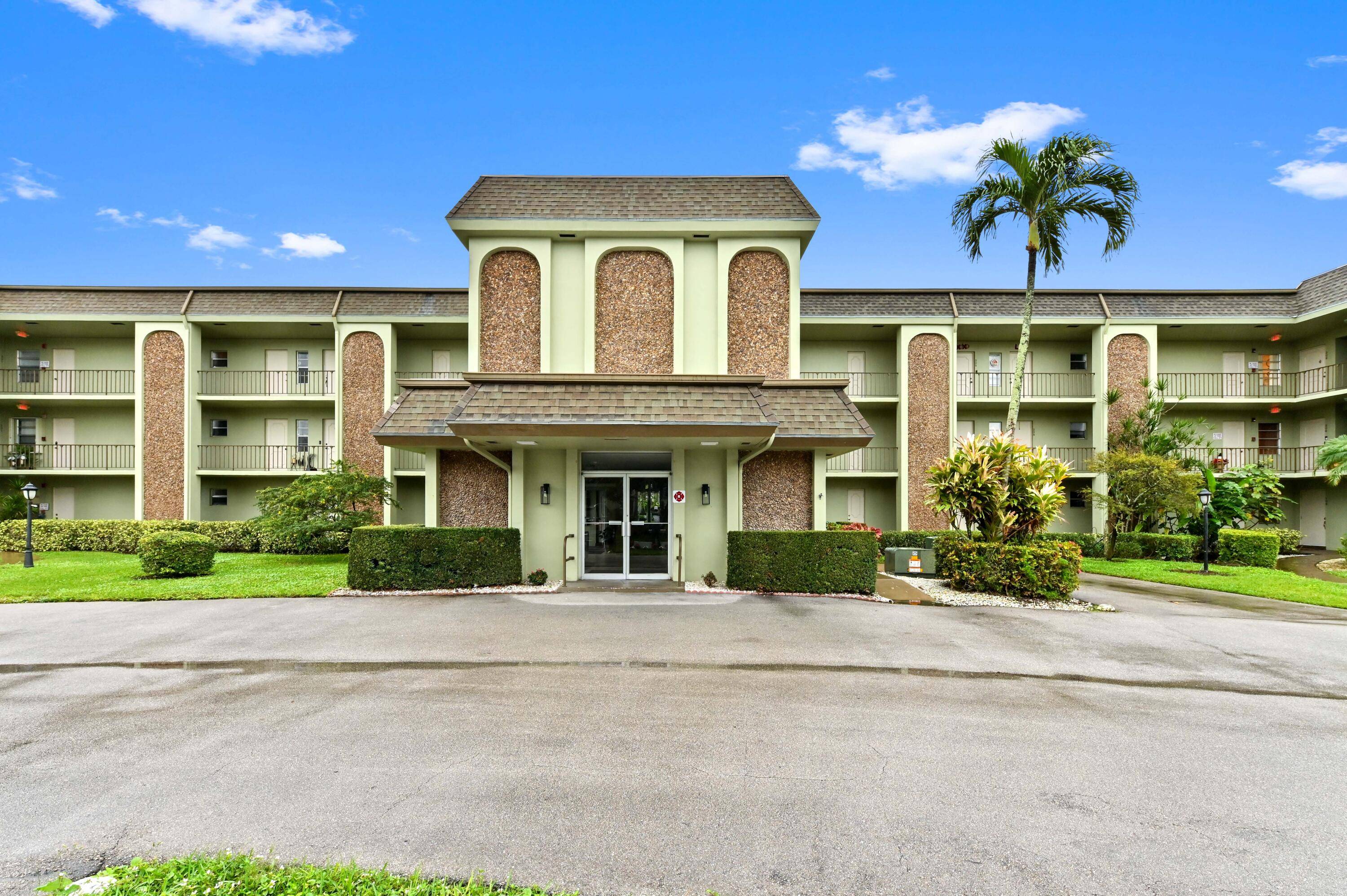 Discover the perfect blend of comfort, convenience, and charm in this beautifully designed condo.