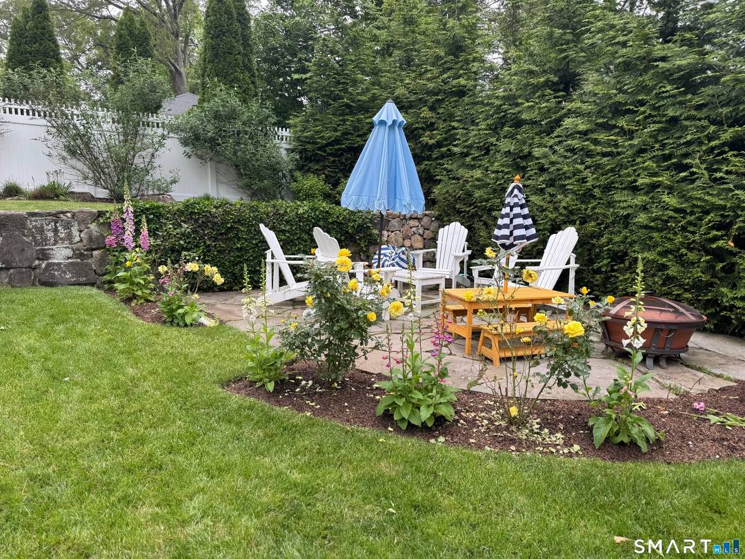 Sun drenched and full of character, this beautifully updated English Colonial is set on a quiet, picture perfect street in one of Noroton Heights' most desirable neighborhoods, a quick walk ...