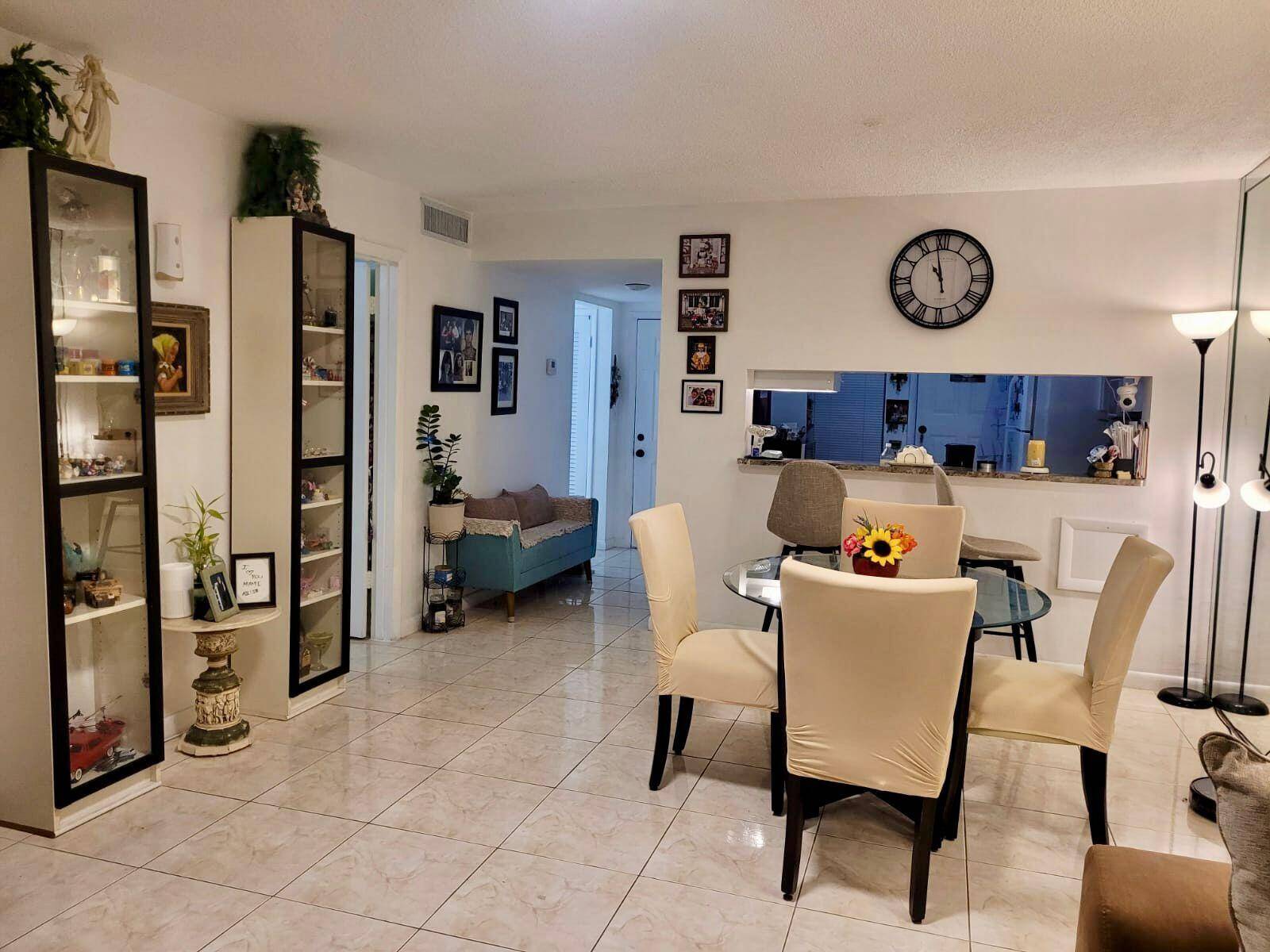 Spacious and centrally located 1BD 1BA condo with serene lake views that bring peace and tranquility right to your window.