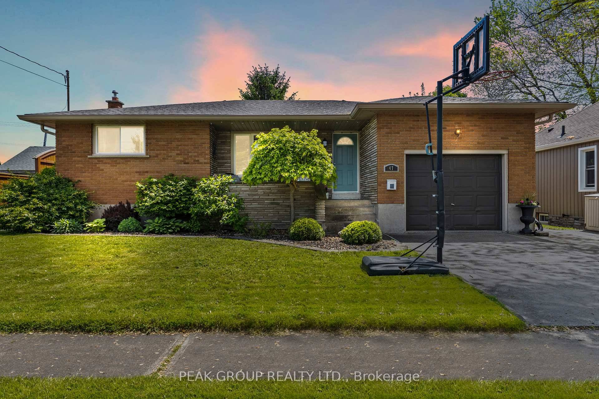 Welcome to this beautifully maintained 3 1 bedroom, 2 full bathroom bungalow, nestled in a sought after, family friendly neighbourhood, just a short walk away from schools, grocery stores, restaurants, ...