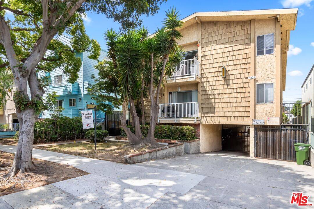 3329   Keystone Ave 12BR La