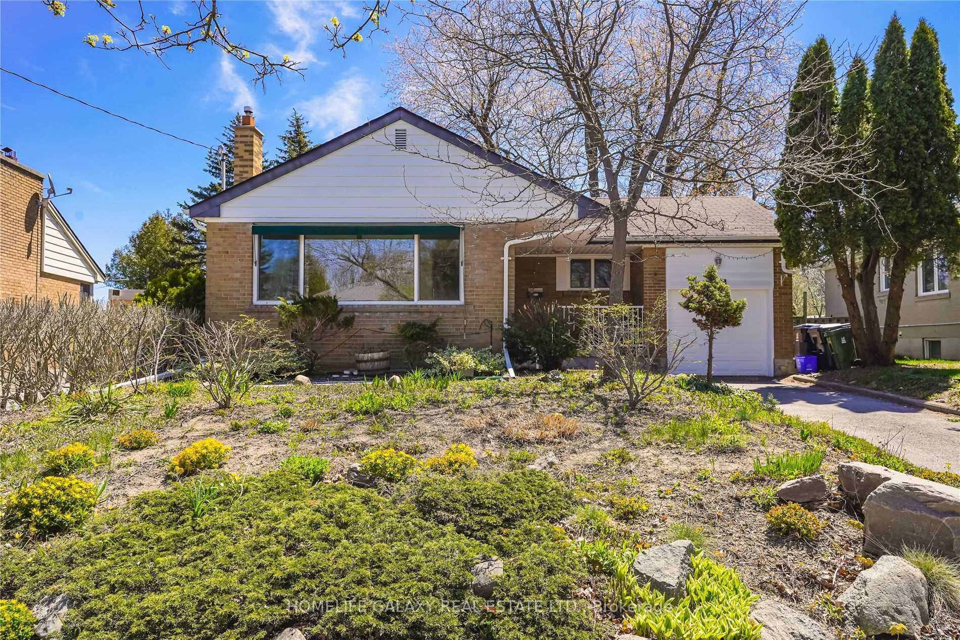 3 Bedroom, 2 Full Washroom Bungalow Detached House For Rent.