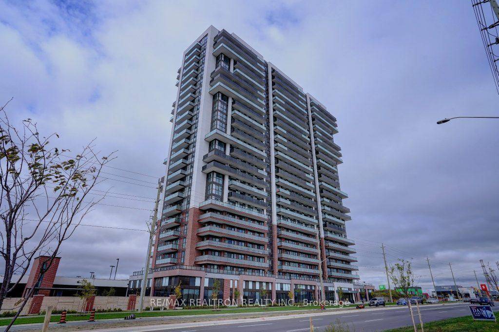 Bright amp ; Modern 1 Bed Den Condo with Parking in North Oshawa Simcoe amp ; Winchester Welcome to this stunning east facing 1 bedroom den condo, offering abundant natural ...