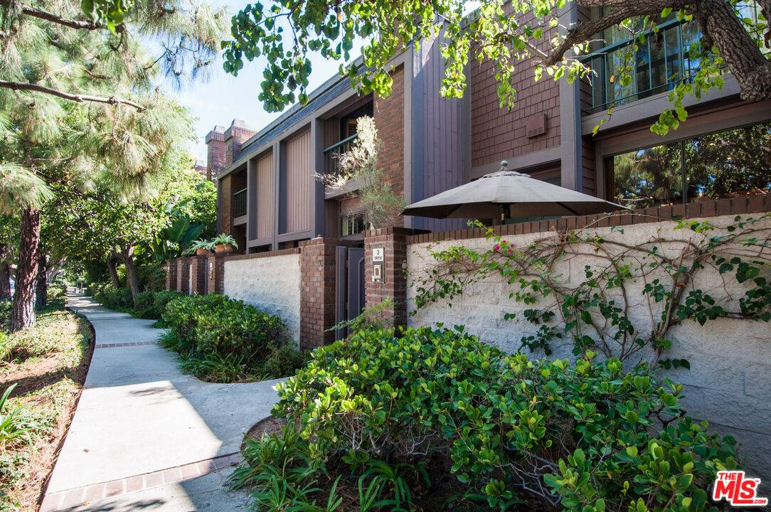 13050   Mindanao Way 3BR Marina Del Rey La