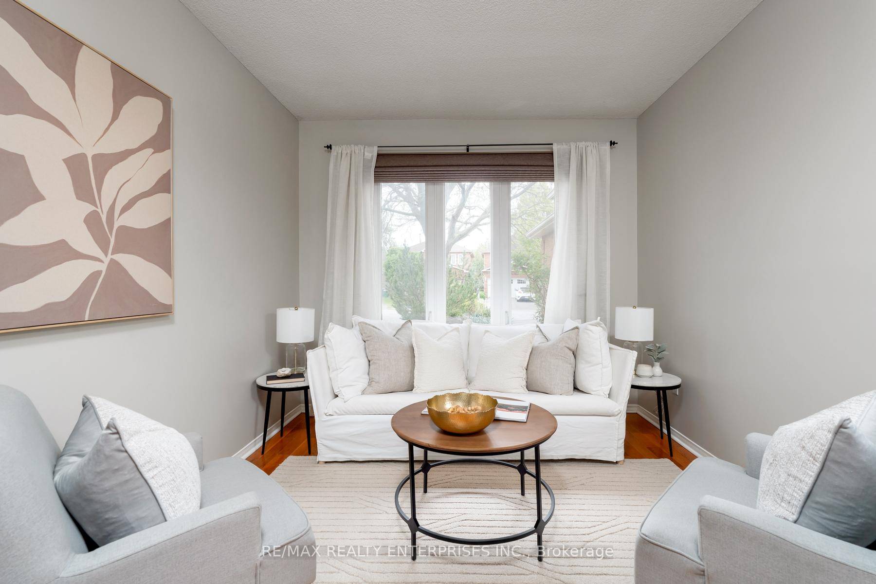 OFFERS ANYTIME Absolutely meticulous and lovingly cared for by the same family for the last 27 years !
