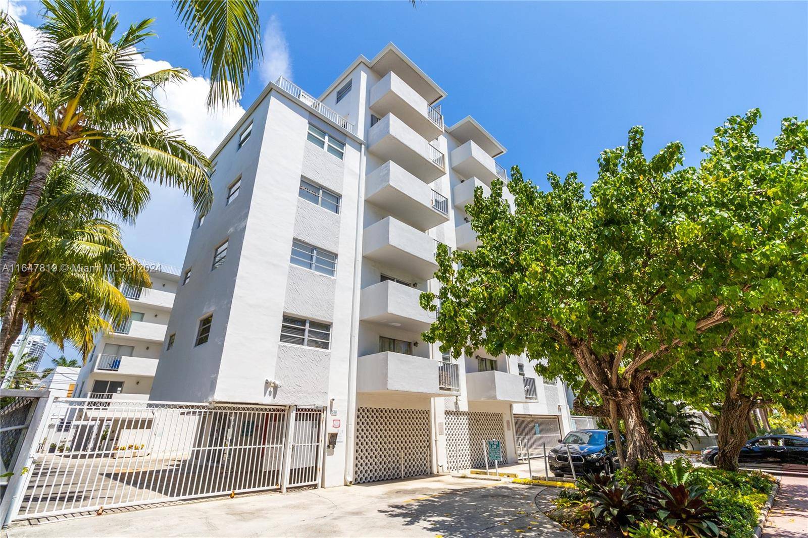 South of 5th Gem ! Wonderful opportunity to live two blocks beautiful beachfront Park in South Beach with gated parking.