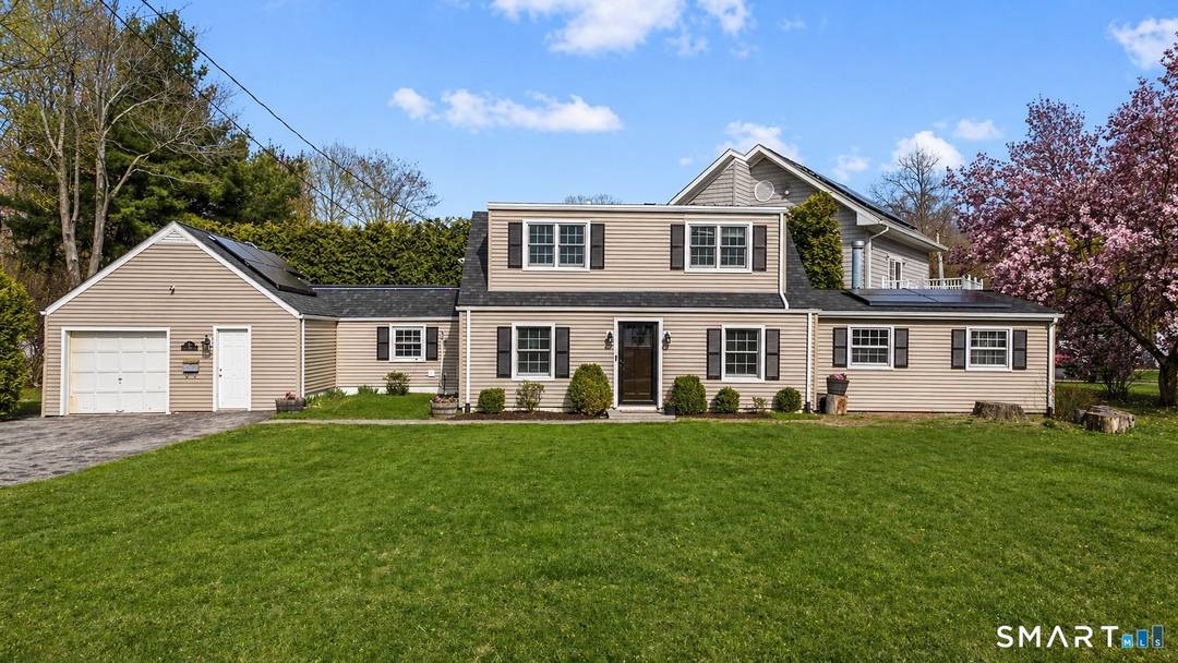 Welcome to this inviting 3 bedroom, 2 bathroom Cape Cod style home nestled in Stamford's popular Turn of River neighborhood !