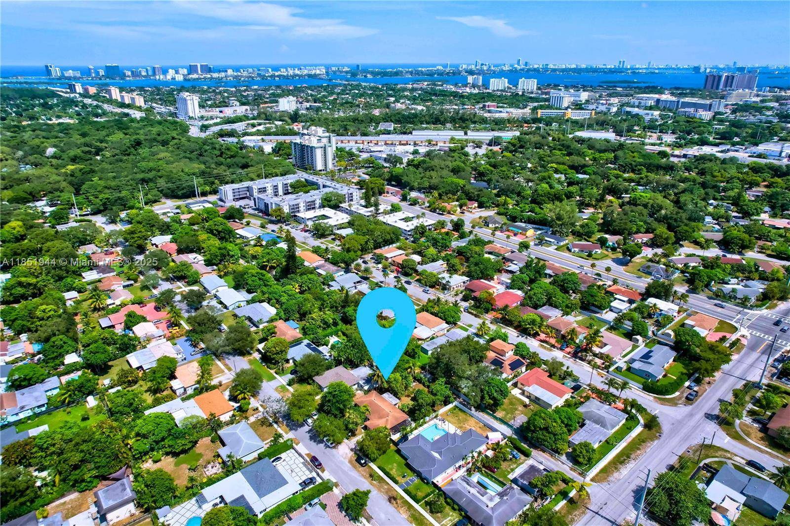 Investor Opportunity ! Single family home on nearly 11, 000 sq ft in quiet North Miami, minutes from Biscayne Bay.