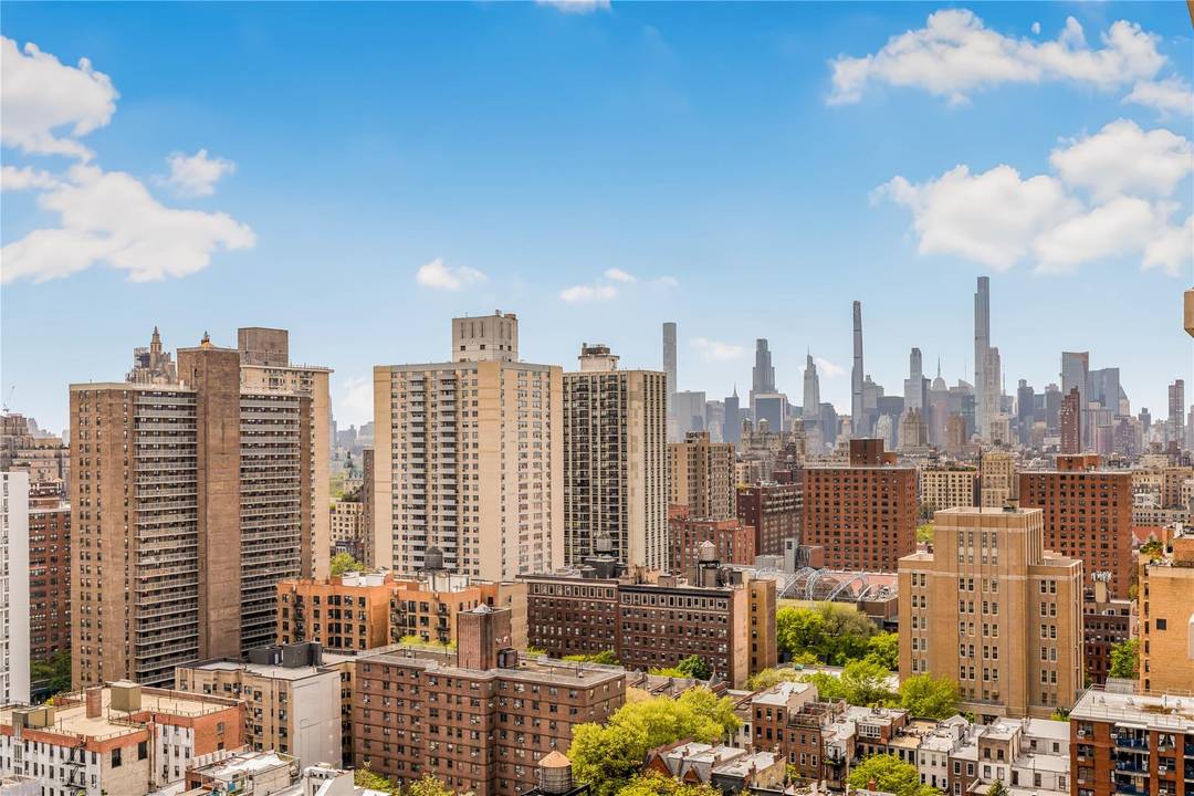 Welcome to this beautifully renovated two bedrooms two full bathroom condo on a high floor with breathtaking city views.