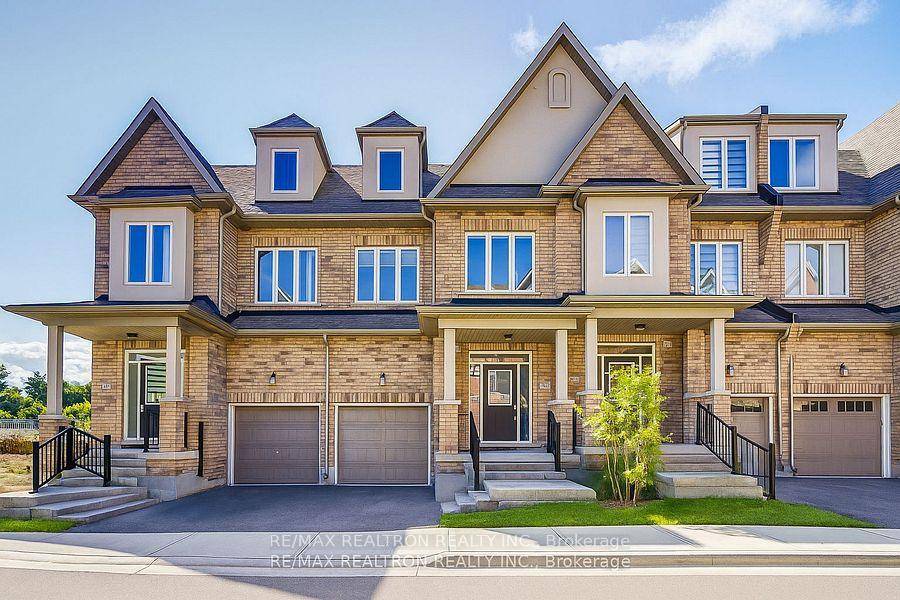 Luxurious Fully Furnished Townhome in Prestigious Buttonville Hamlet !