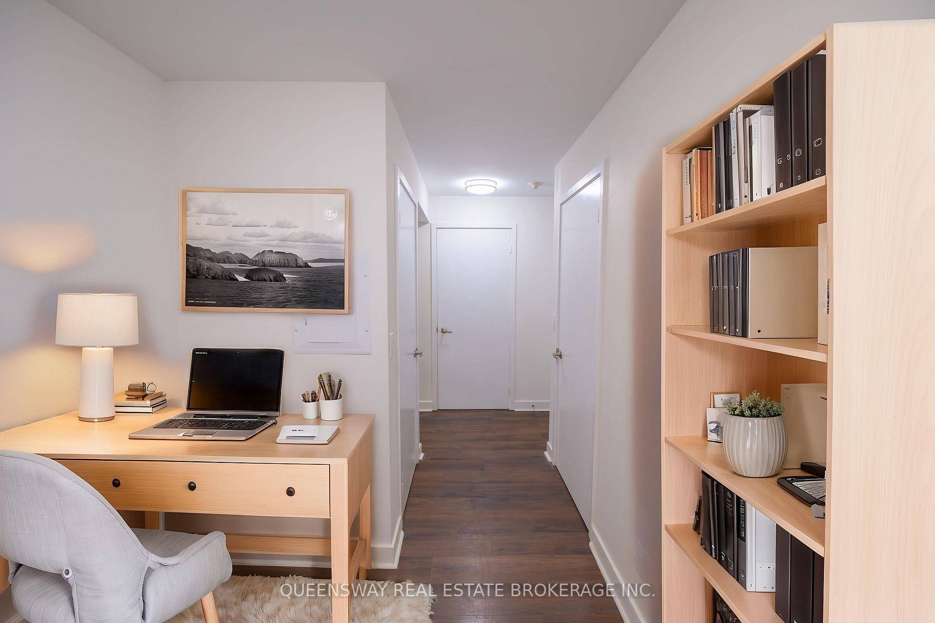 Step into a world of urban sophistication in this one bedroom plus den suite that captures the very heart of chic downtown living.