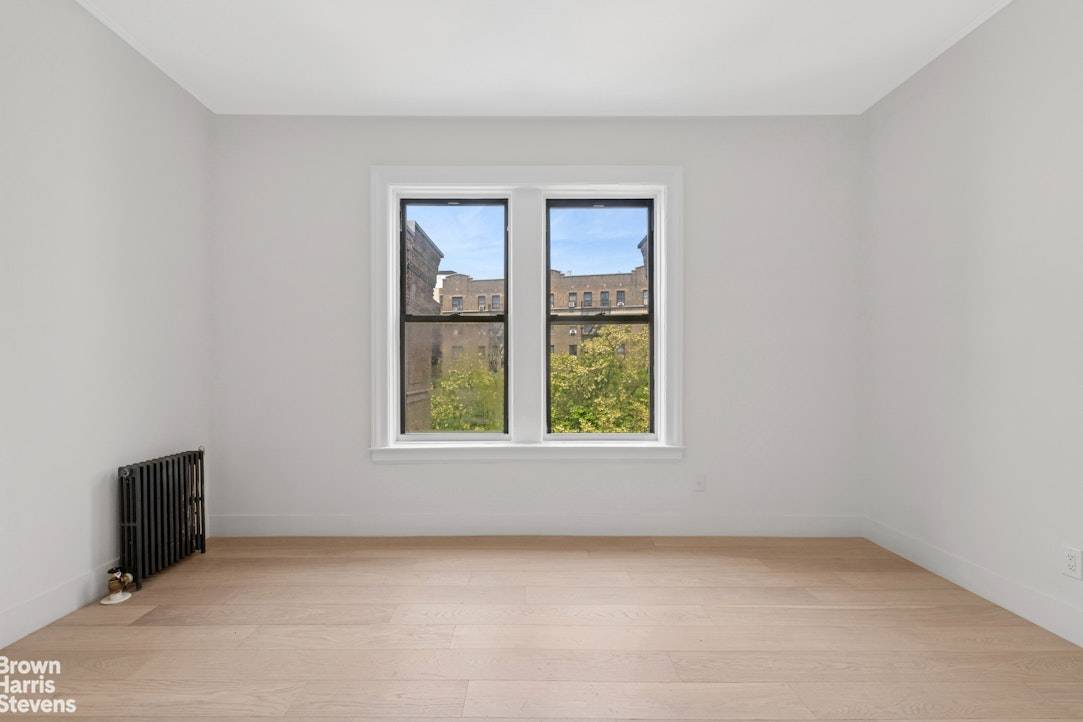 SPONSOR UNIT ! RENOVATED ON BEDROOM CONDO LOW MONTHLIES First time buyers eligible for 7, 500 closing credit through Citibank.