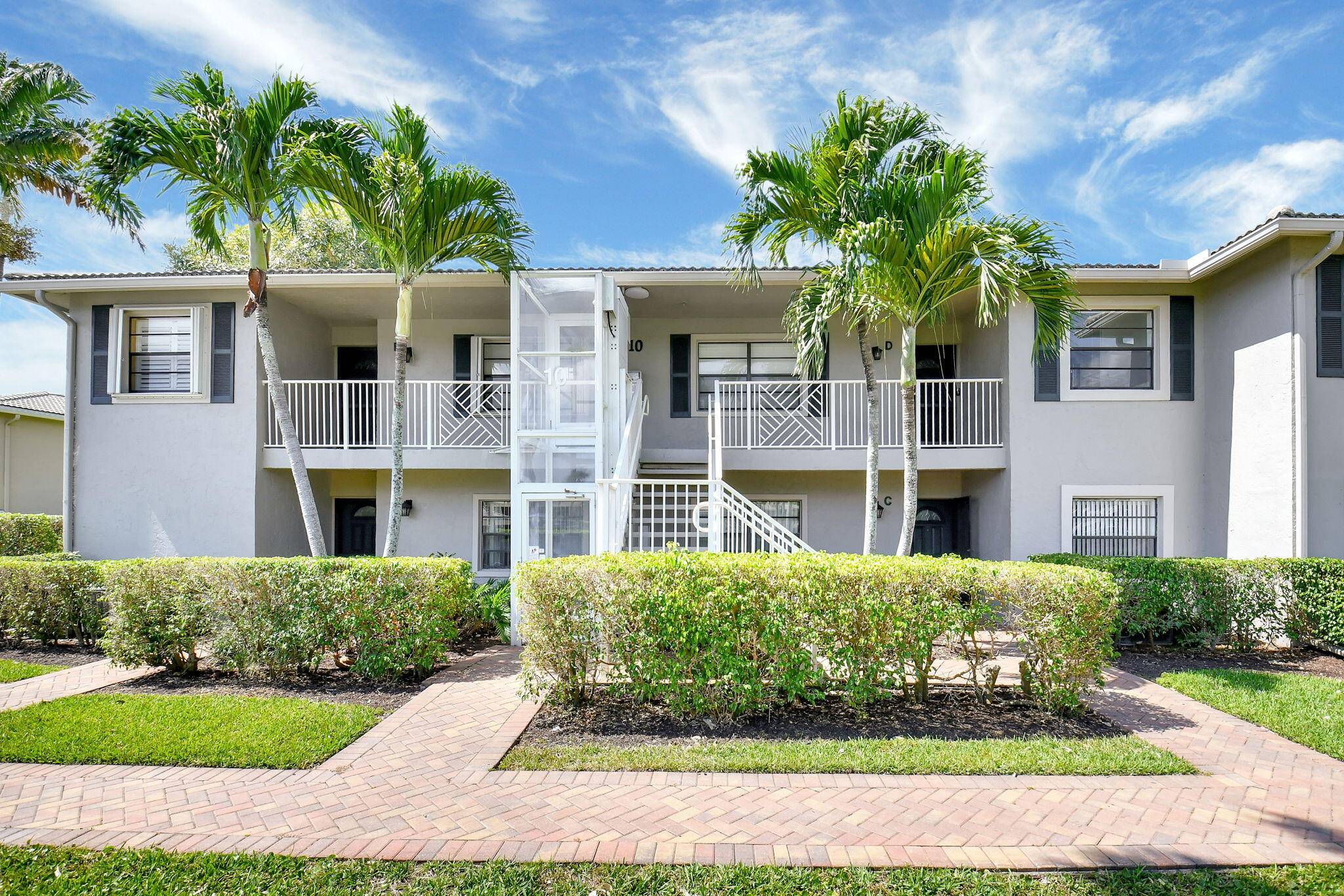 Absolutely lovely ! This 2 bedroom 2 bath condo is a gem.