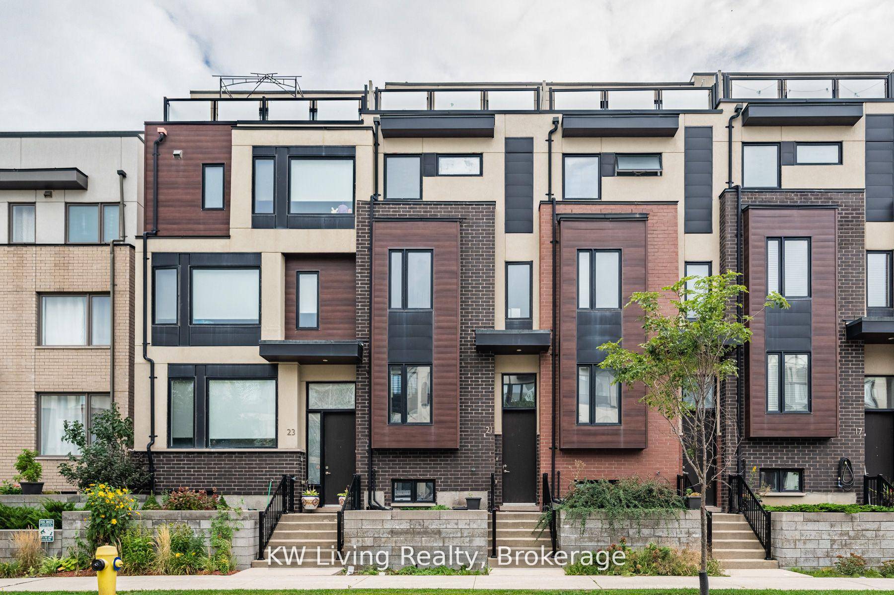 Beautiful Townhouse by Mattamy Home Located in the Downsview Area !
