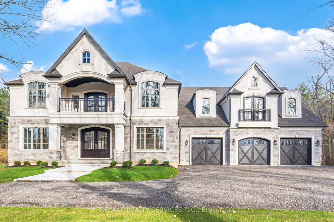 THIS SPECTACULAR NEWLY CUSTOM BUILT FAMILY ESTATE HOME OFFERS 4800 SQ FT OF LUXURIOUS ABOVE GRADE LIVING SPACE.