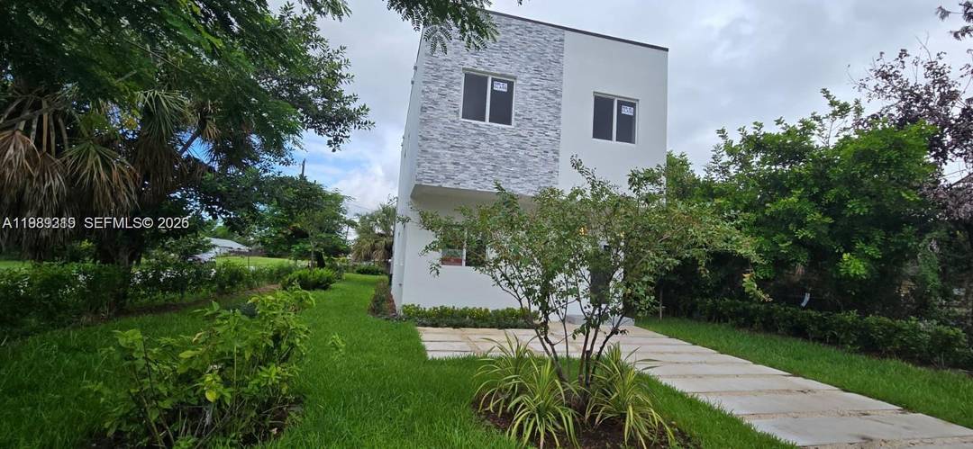 Beautiful 2 story new construction This modern residence offers 1, 574 sq ft of living space on a generous 7, 200 sq ft lot, providing plenty of room to enjoy ...