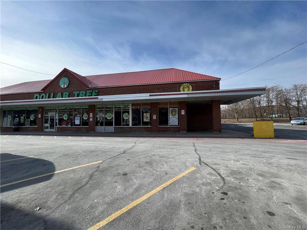 High visibility location in high traffic shopping plaza in downtown Port Jervis !