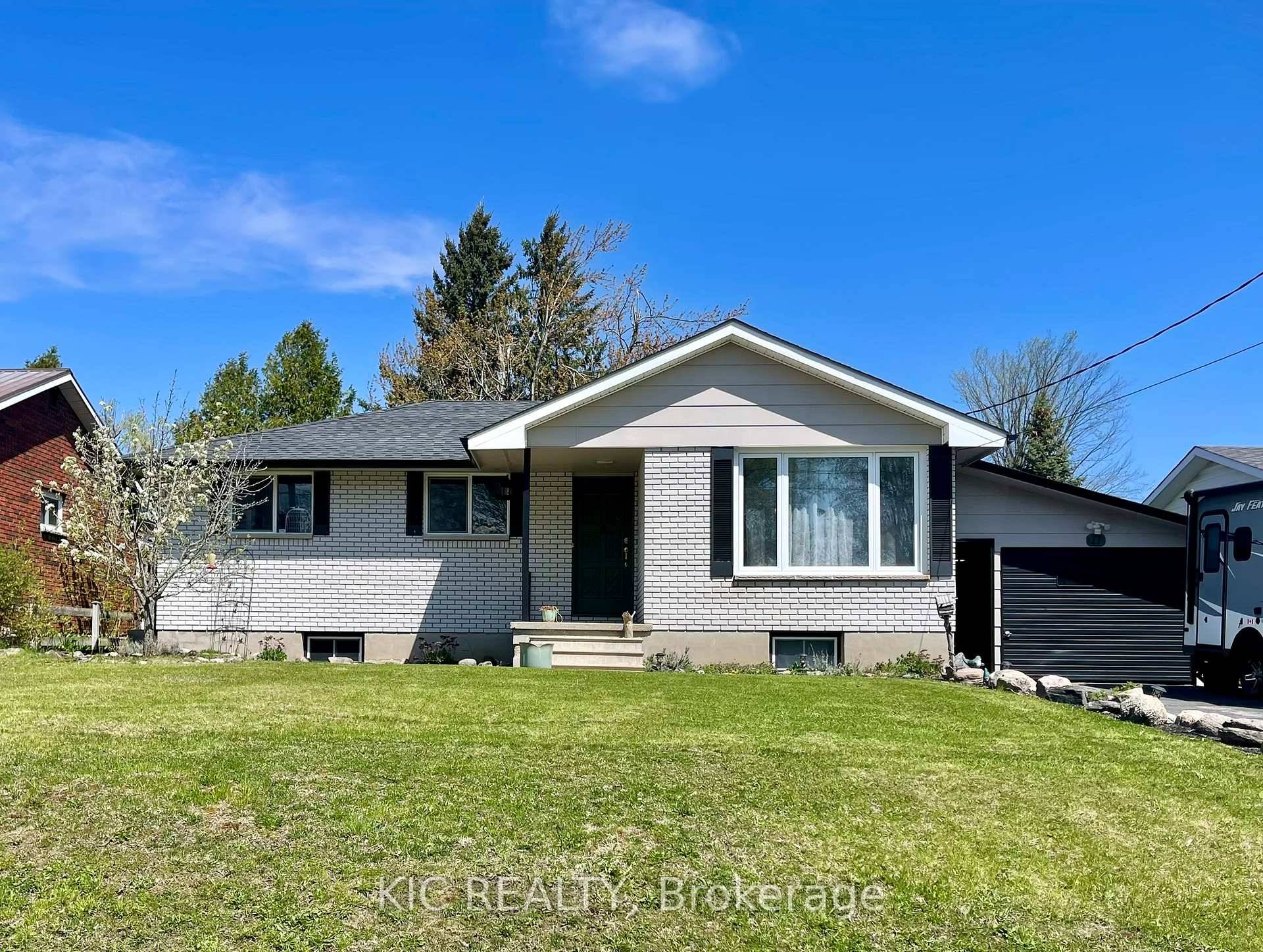 MOVE IN READY ! ! Welcome to this beautifully updated family bungalow in the heart of Havelock !