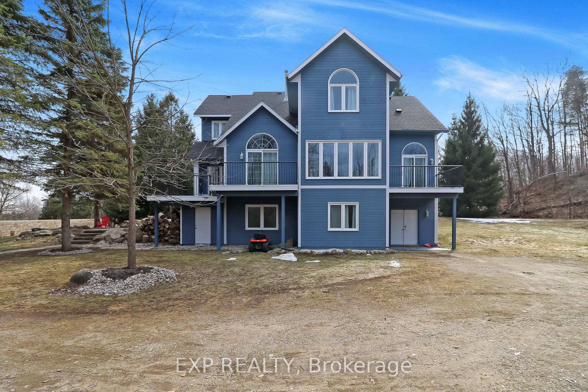 Stunning Chalet with Breathtaking Views, Short Term Accommodation STA zoning, Overlooking Monterra Golf Course Welcome to your dream retreat in the heart of Blue Mountaina beautifully renovated, STA zoned chalet ...