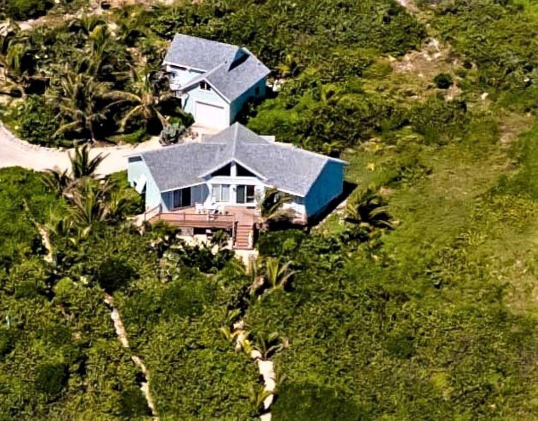MILEY   BEACH FRONT HOME Single Family Home Long-Island-Bahamas