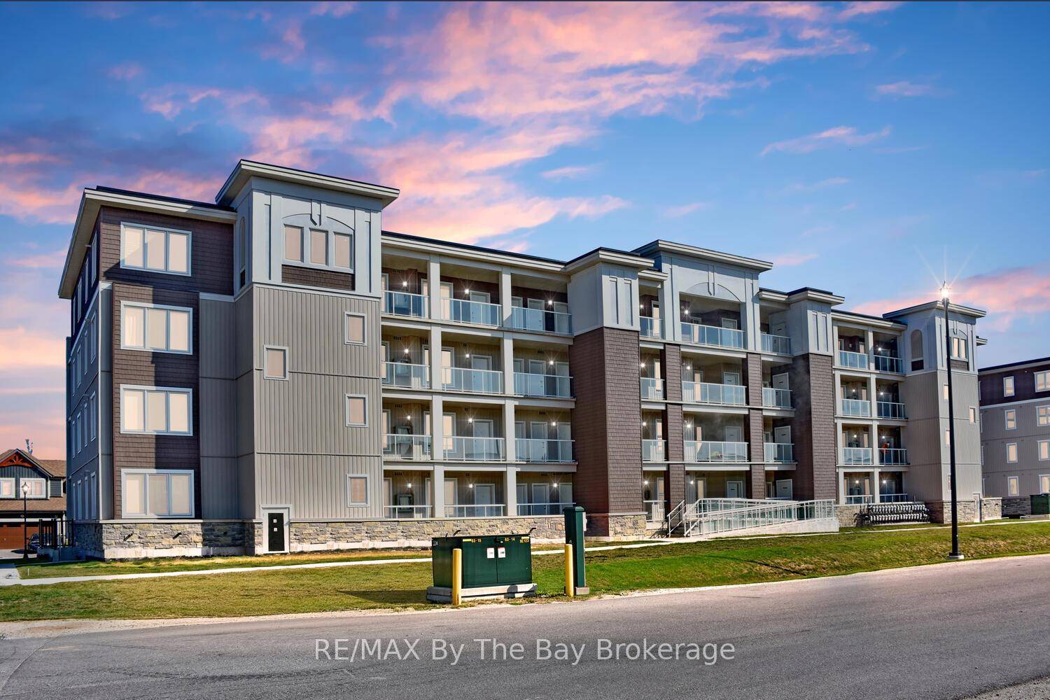 Welcome to Maintenance Free Condo Living in the Heart of Collingwood.