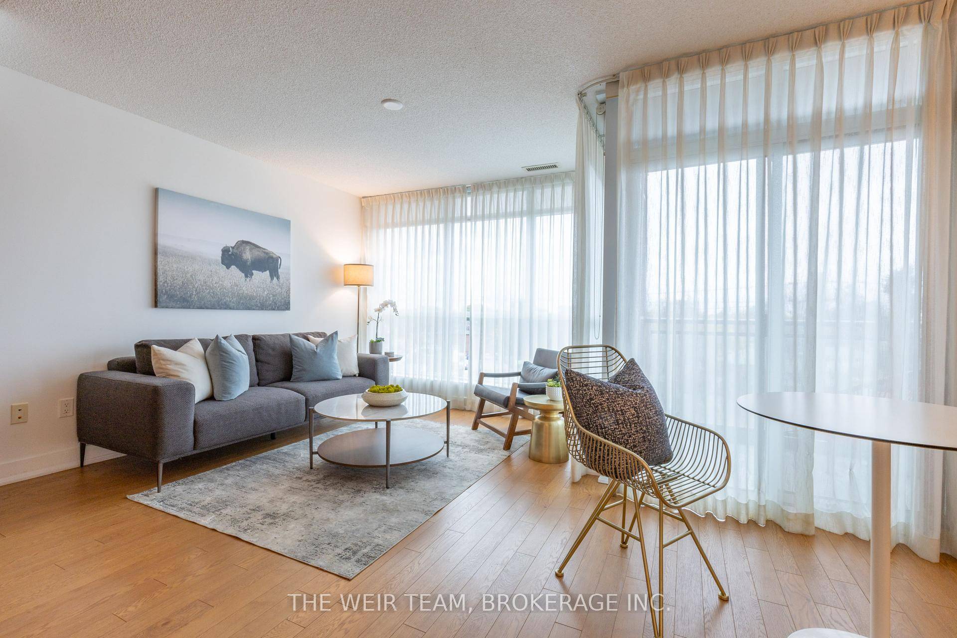 Welcome to 1048 Broadview Ave !