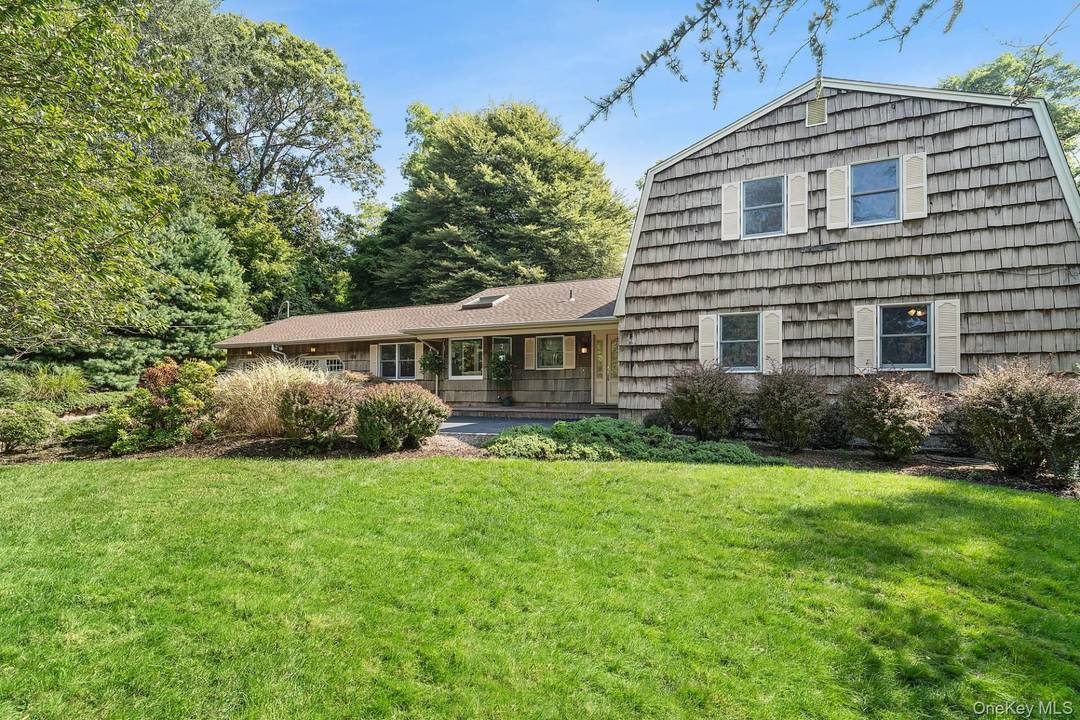 Welcome to 28 Plain View Drive in Wading River.