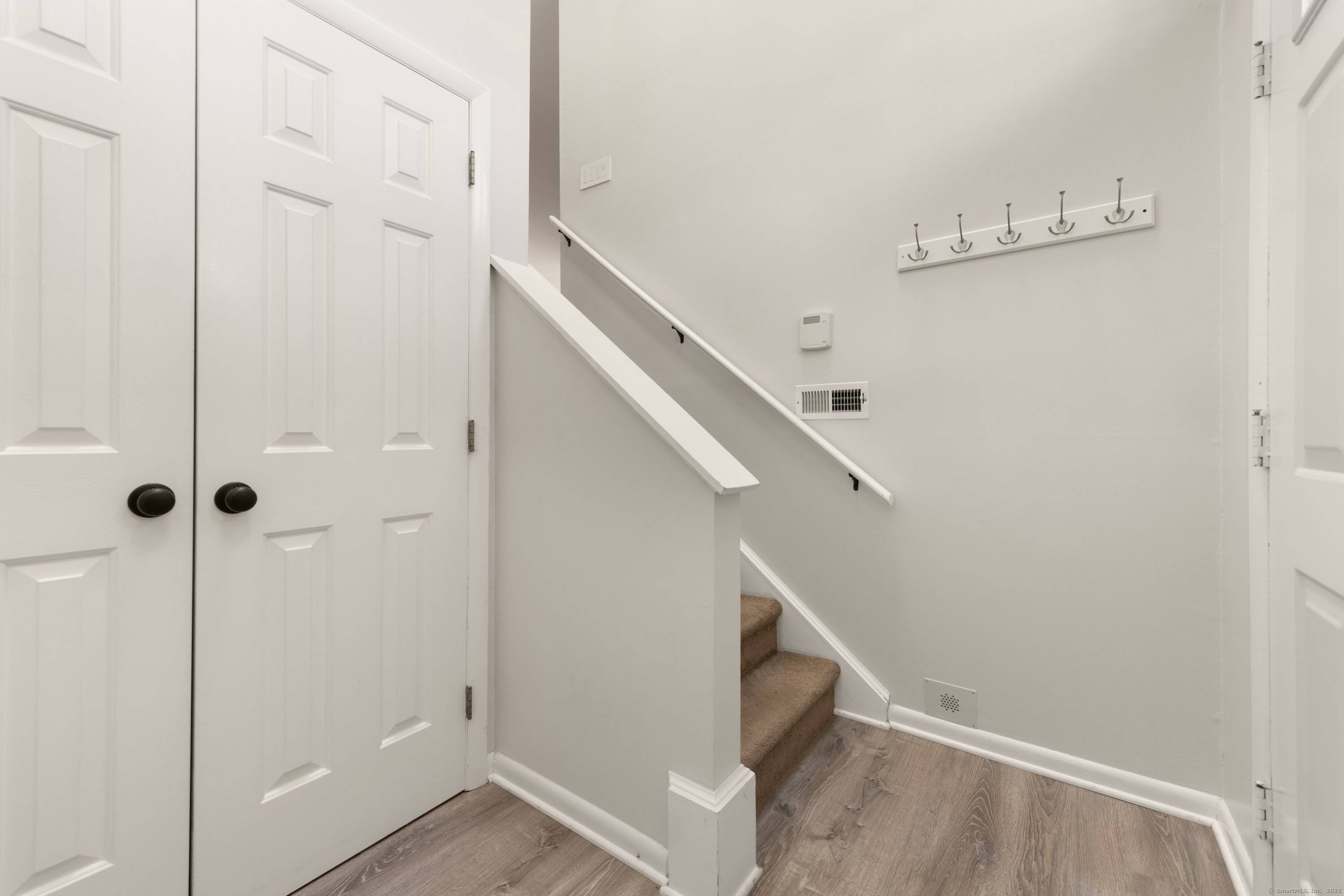 Welcome to this inviting 2 bedroom, 2.