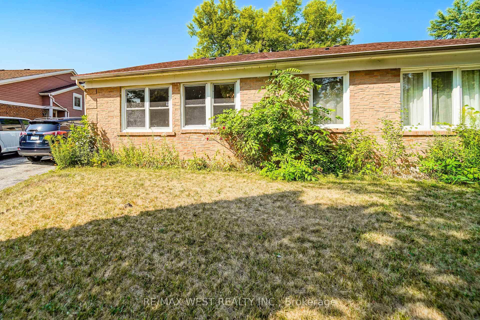 Opportunity Knocks at 18 Stanbridge Court !