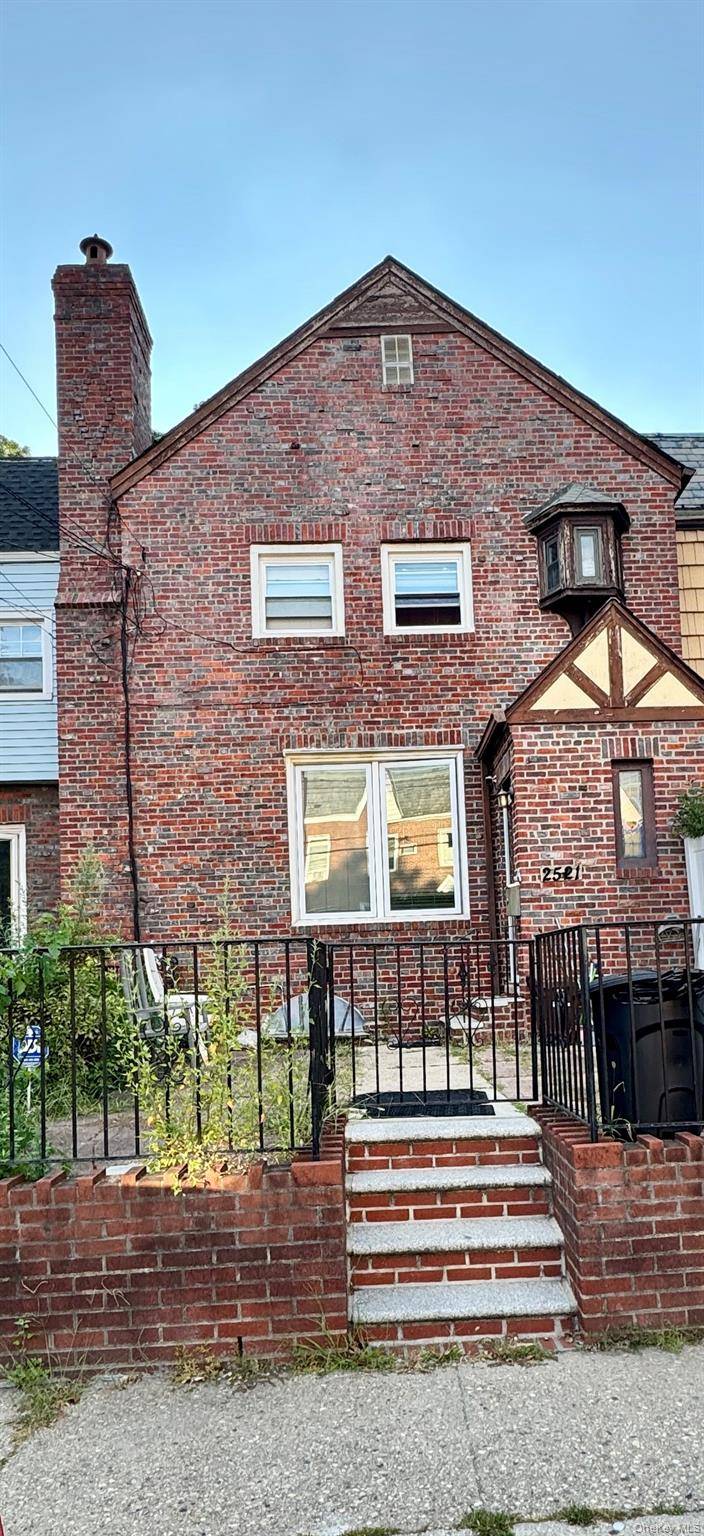 Welcome to one of the Bronx s most sought after neighborhoods ofPelham Gardens !