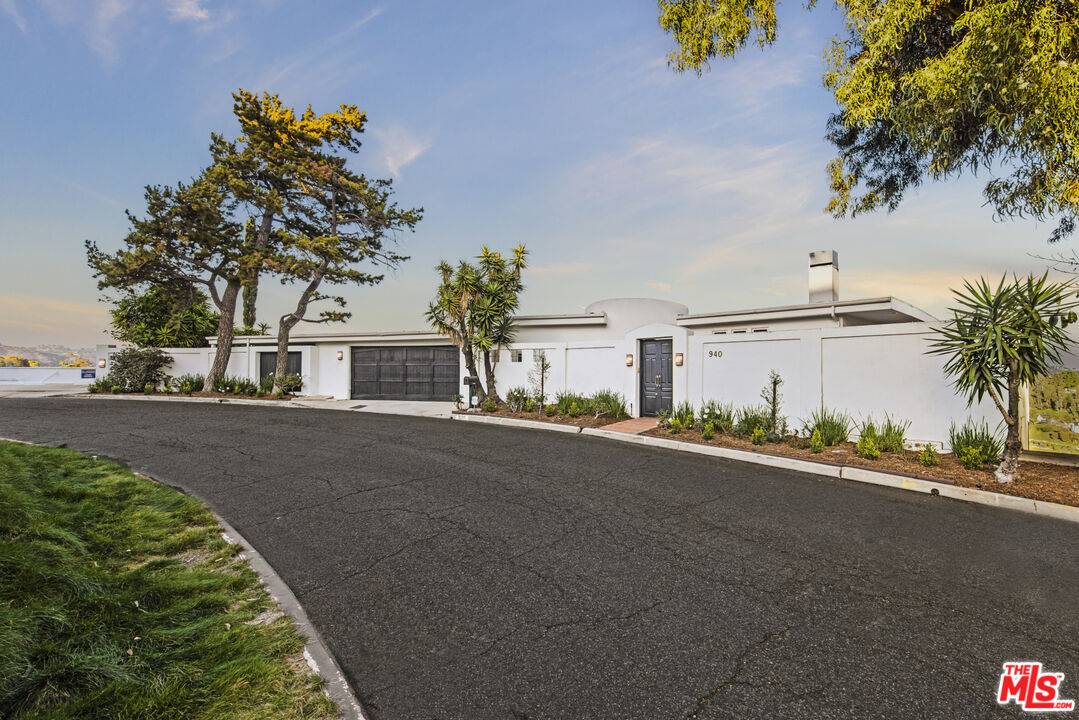 940   Stradella Rd 4BR Bel Air La
