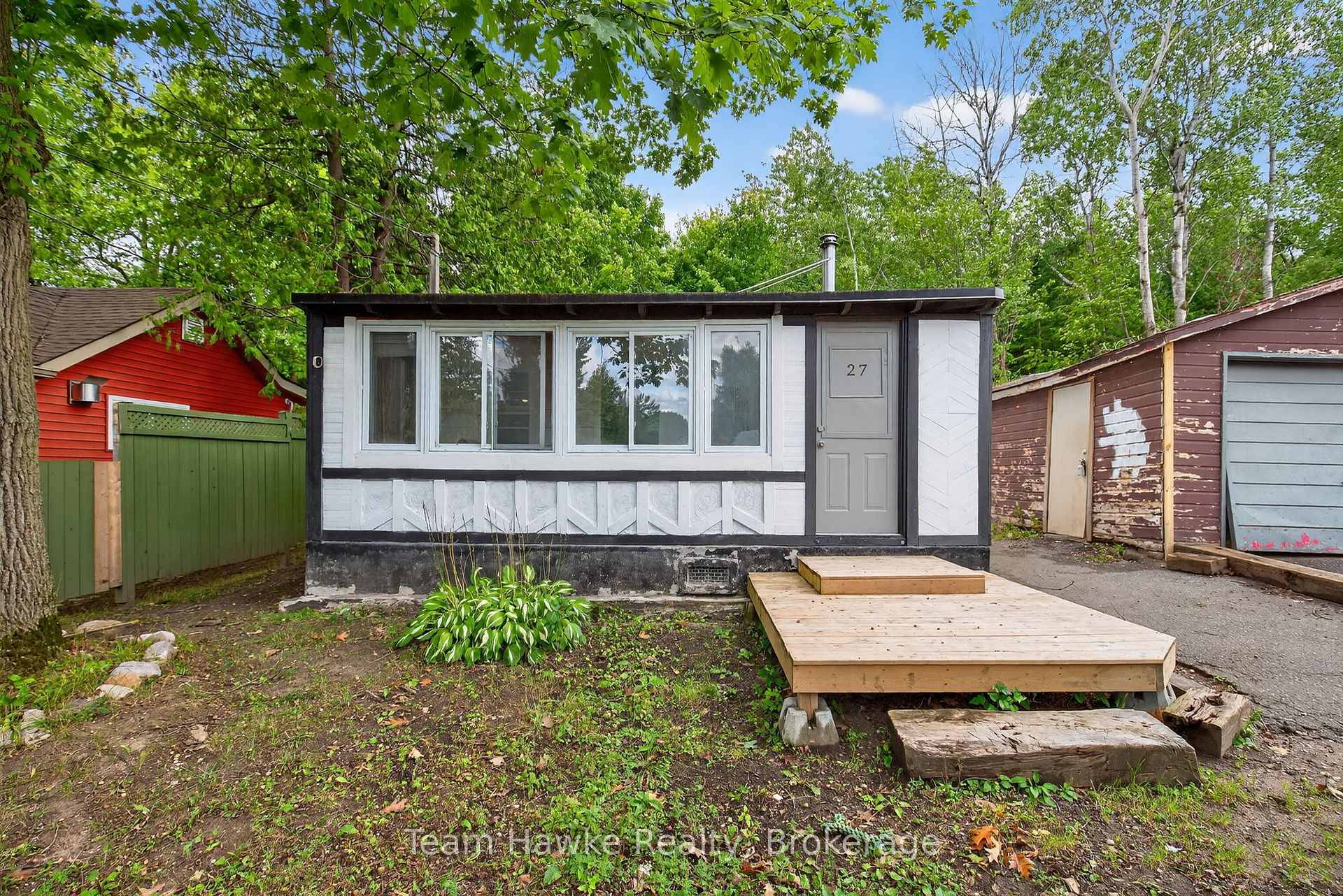 The perfect 4 season cottage or home located in Grandview Beach area of Tay.