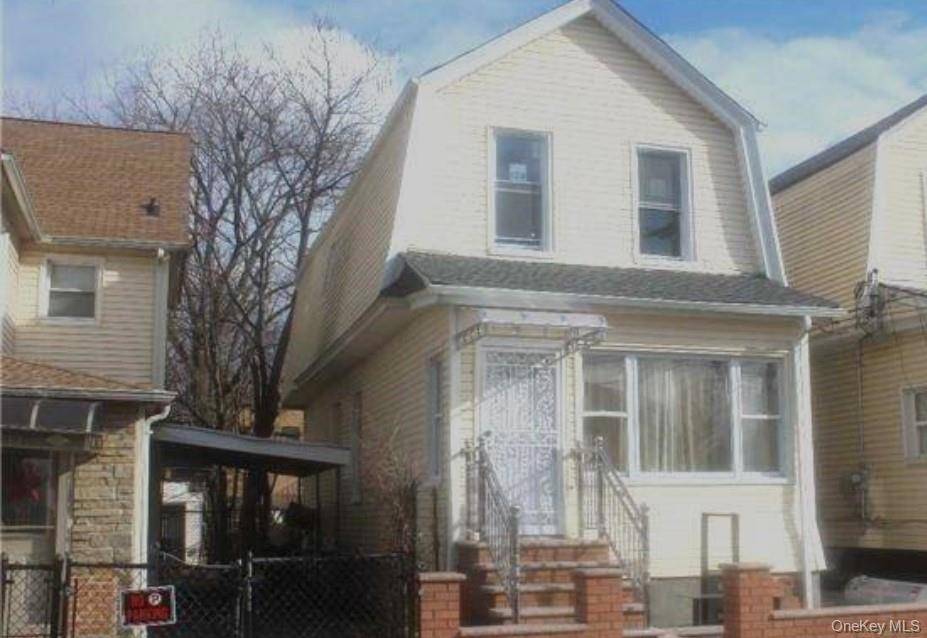 Colonial house. Renovated.