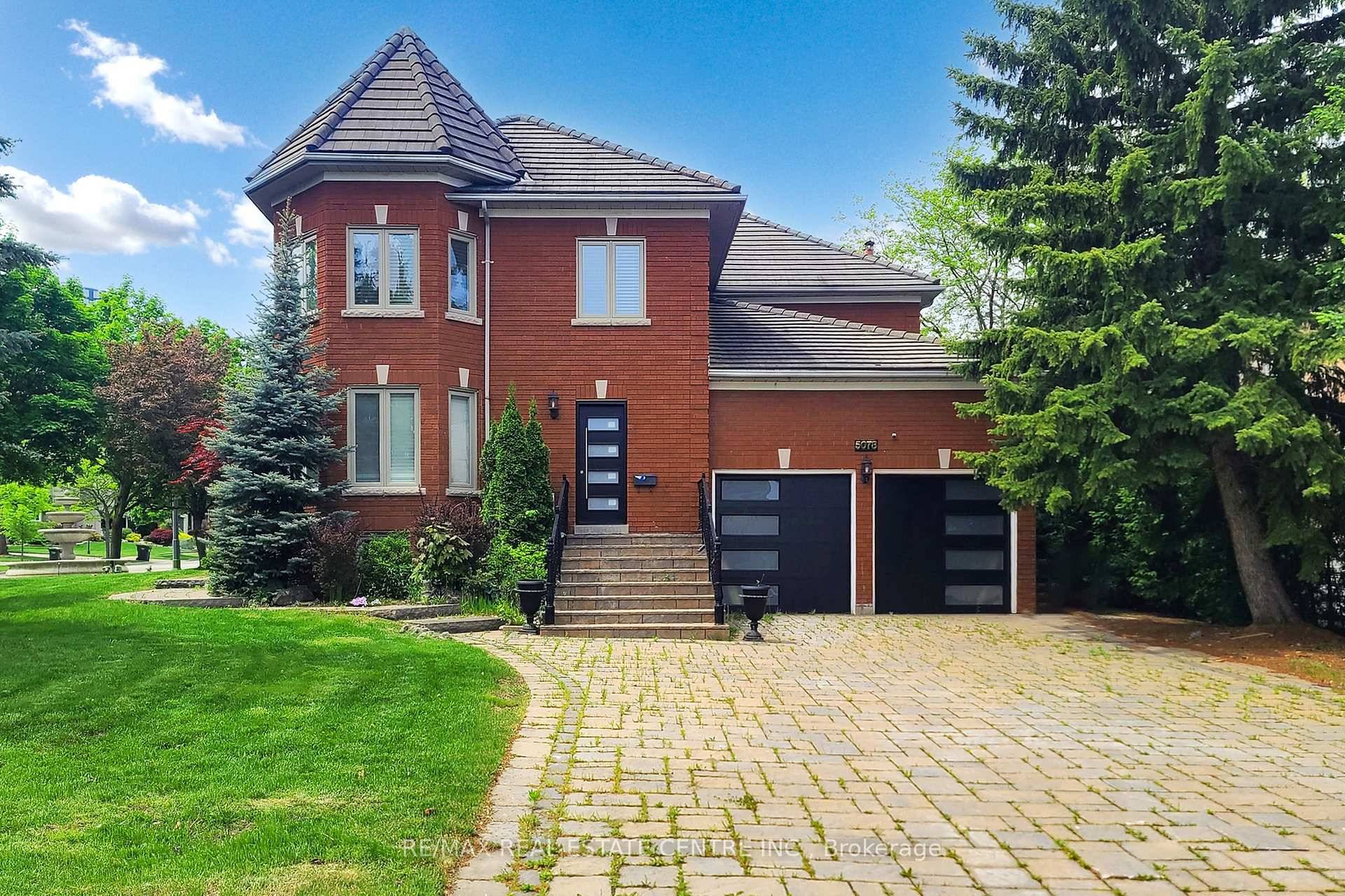 RARE Opportunity to Lease this Grand Magnificent Corner Detached House in the Prestigious and Desirable Credit Mills Neighbourhood.