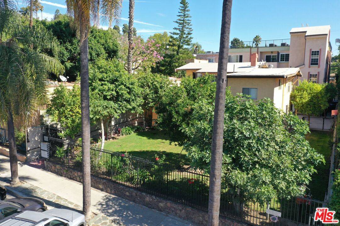 2000   Argyle Ave 13BR Hollywood Hills East La