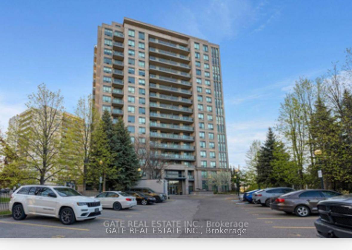 Bright and spacious 2 bedrooms and two full washrooms with a panoramic unobstructed city, toronto skyline and lake view at the prestigious Fountains of Edenbridge.