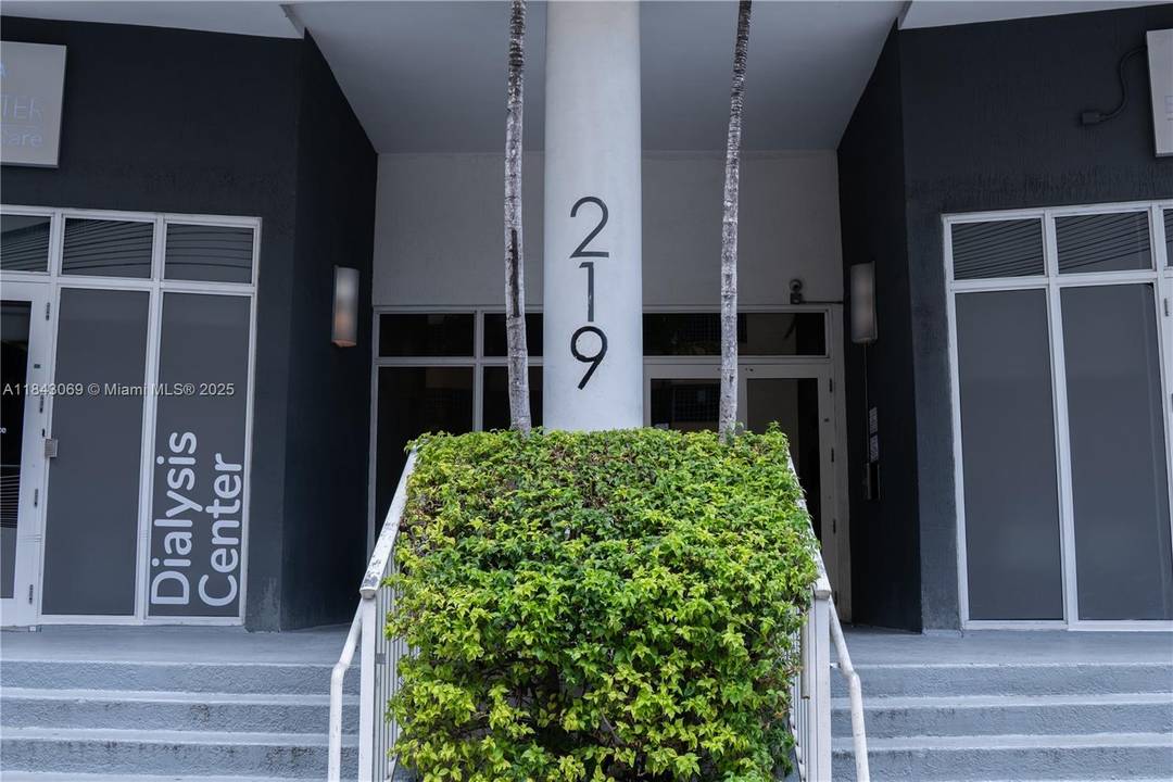 This beautiful condo offers an exceptional investment opportunity.