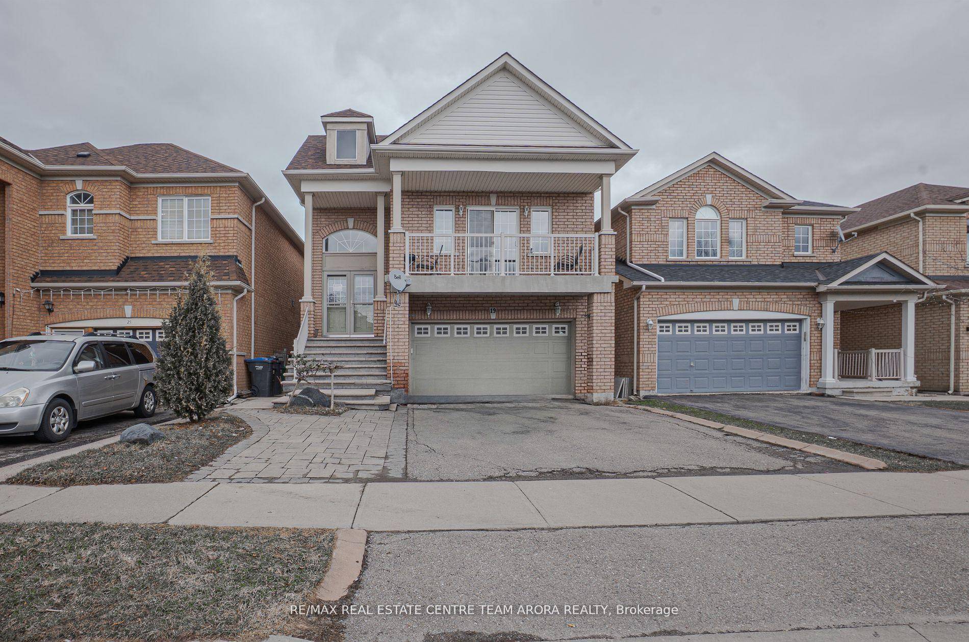 Beautiful raised bungalow for lease in the highly sought after Fletcher's Meadow community in Brampton.