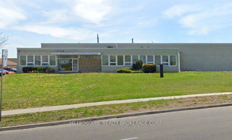 Rarely Available Industrial Facility on Progress Avenue Front Portion of Building Located Close To Highway 401 and other Major Routes 3 Truck Level Shipping Doors Deposit To Consist Of First, ...