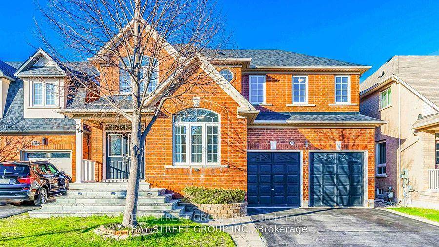 Exceptional Living Awaits in Westmount, Oakville !