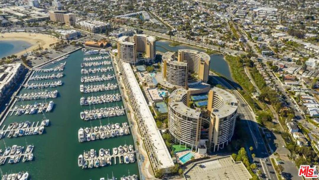 4337 Marina City 2BR Marina Del Rey La