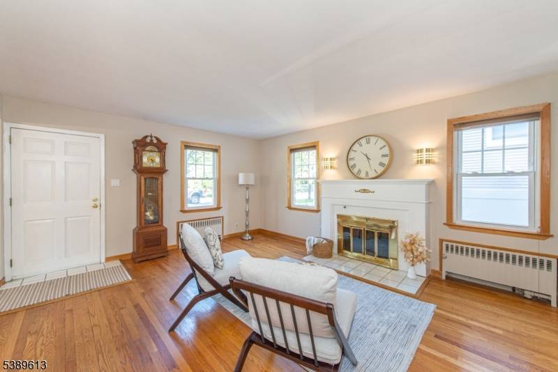 Welcome to this beautifully maintained 3 bedroom, 2.