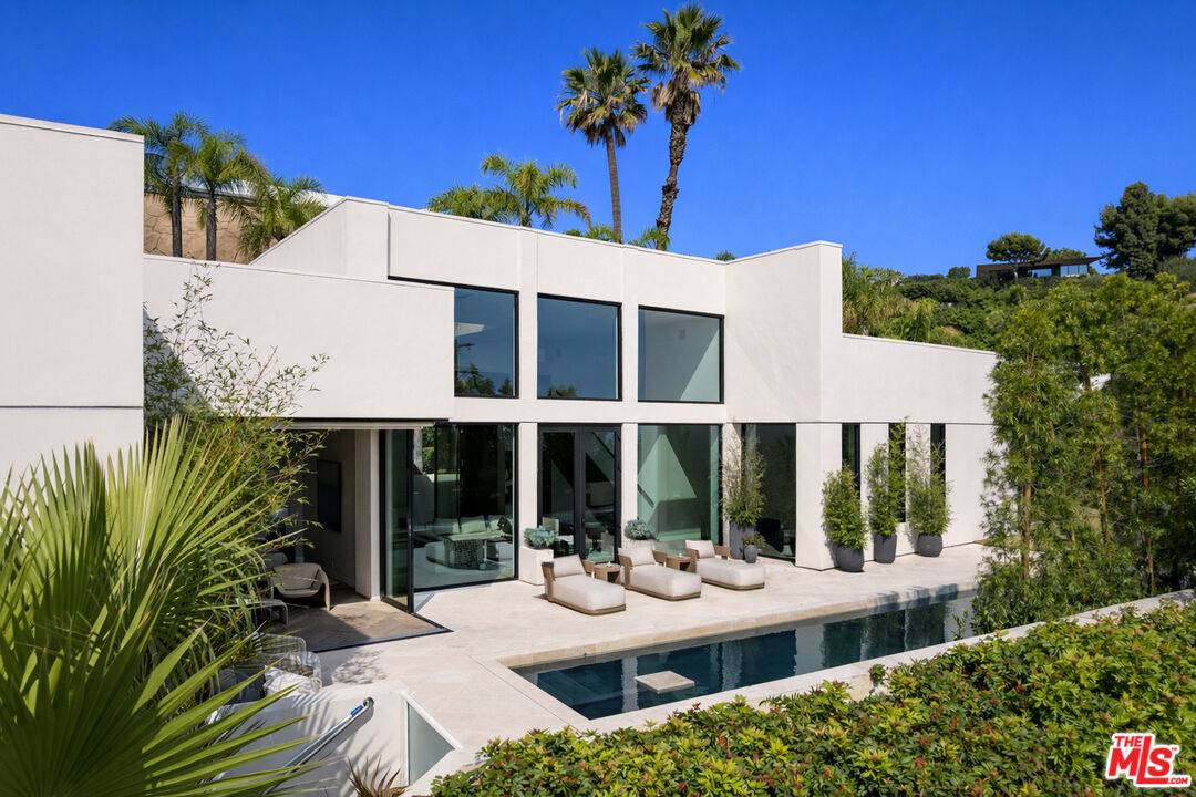 9405   Sierra Mar Pl 5BR Sunset Strip La