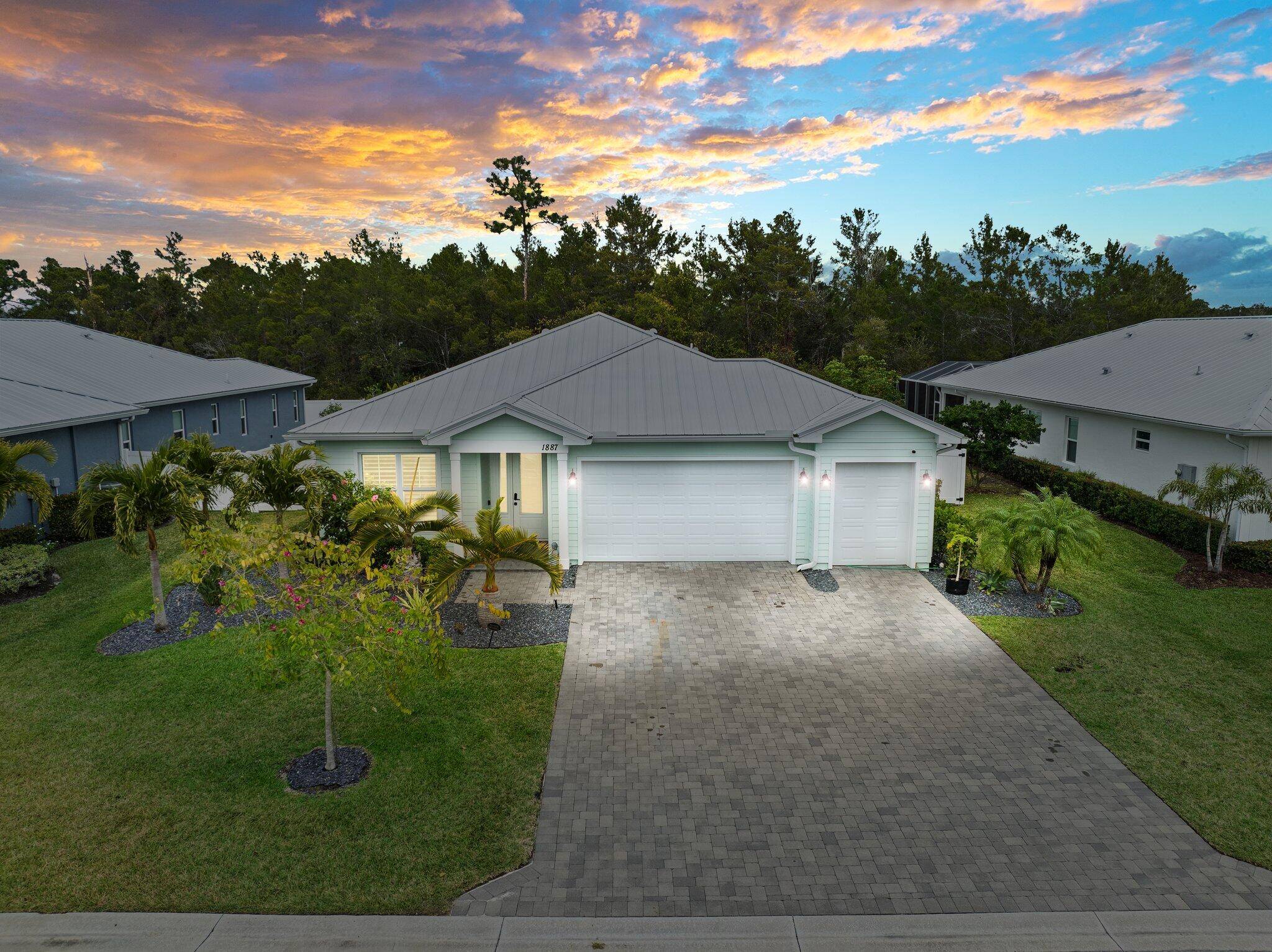 Gorgeous newly built home in the newer neighborhood of River Oaks.