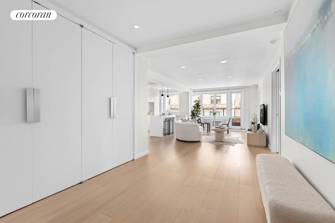 Triple Mint, Gut Renovated, High Floor 1 bedroom, 1.