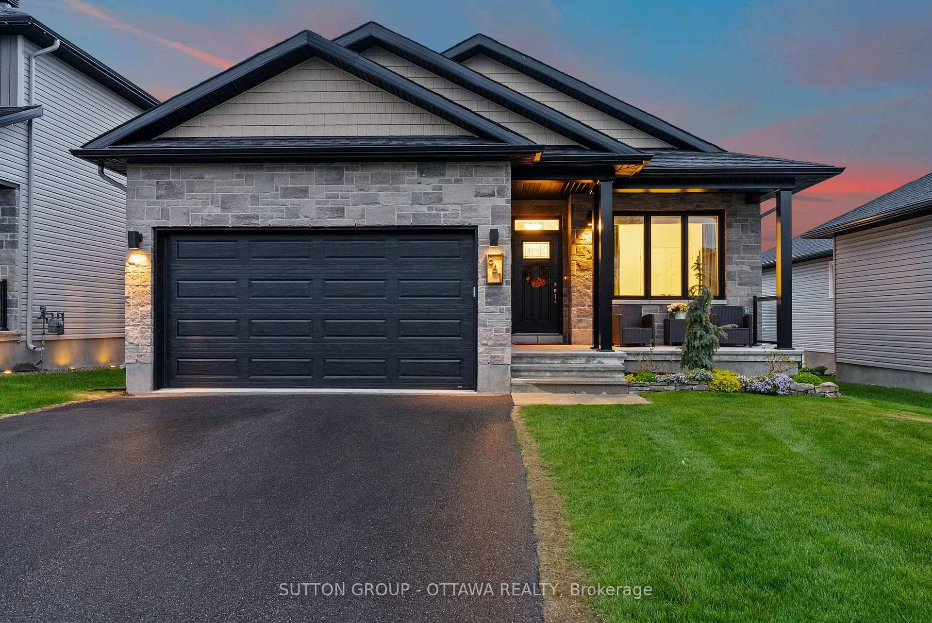 Welcome to 861 Reaume Street !