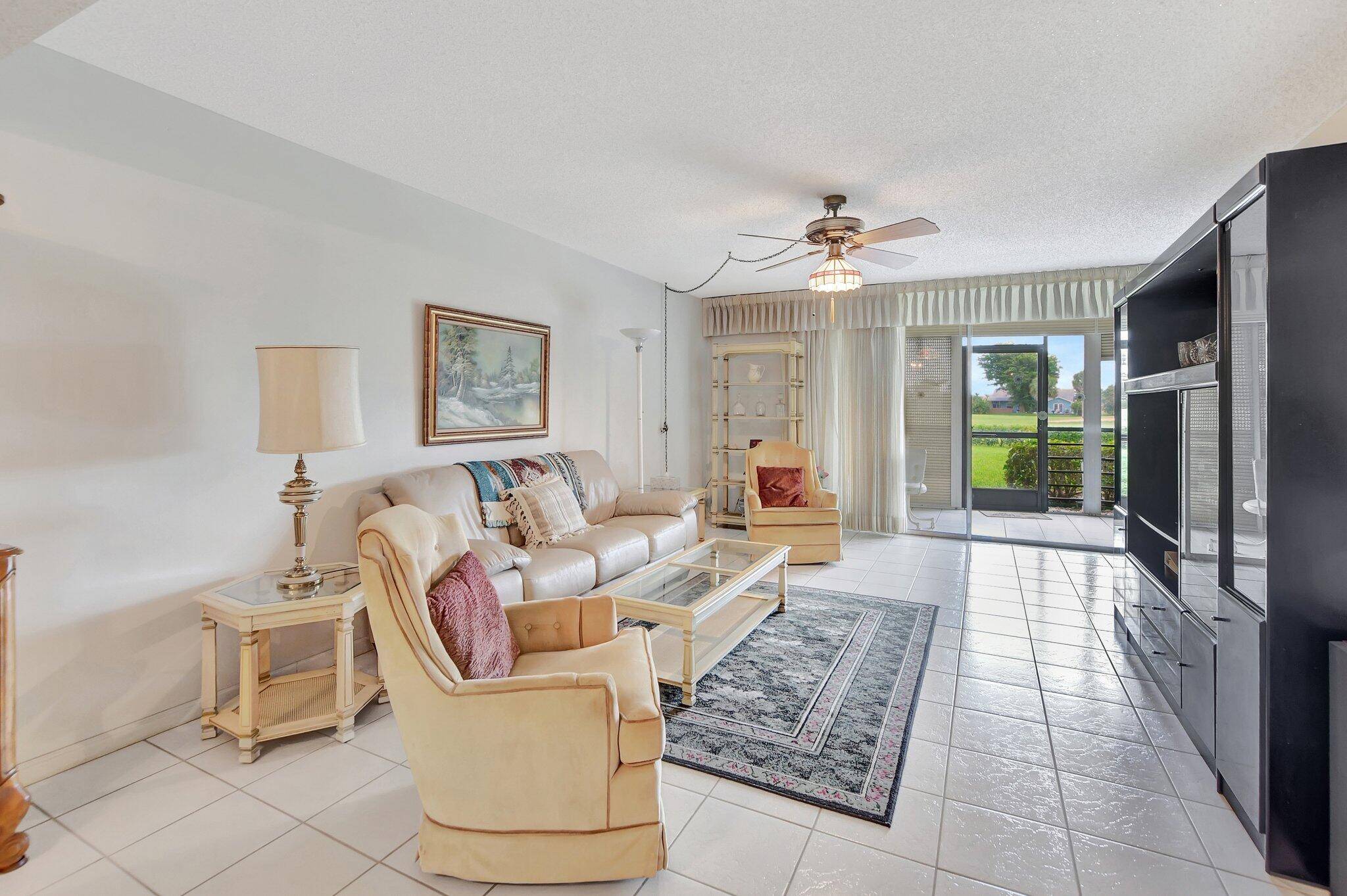 This nicely maintained unit with a brand new AC system is a corner unit with lots of light.