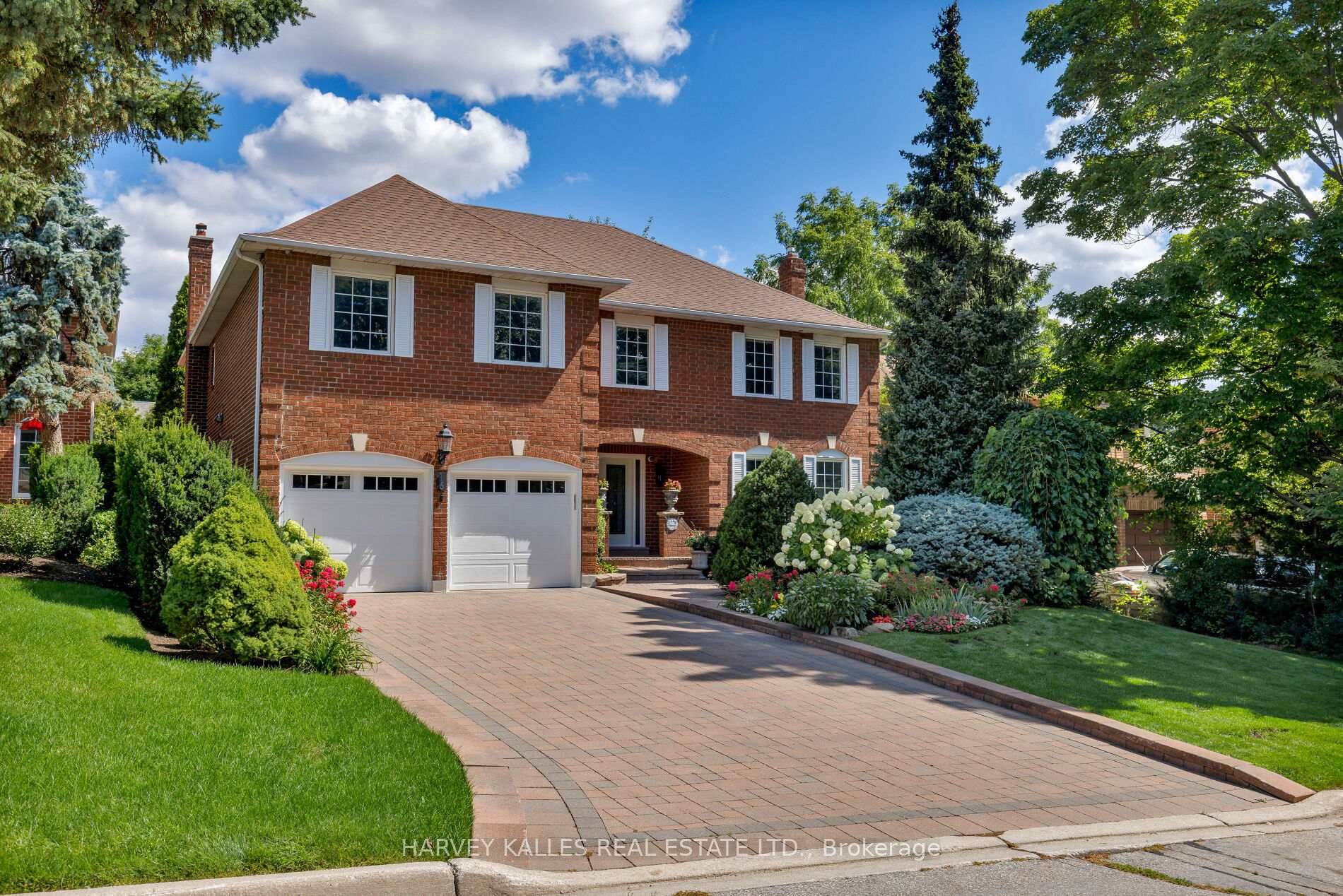 This spacious Georgian style home boasts over 5, 300 sq ft of living space in a rare blend of elegance, living comfort and innovation.