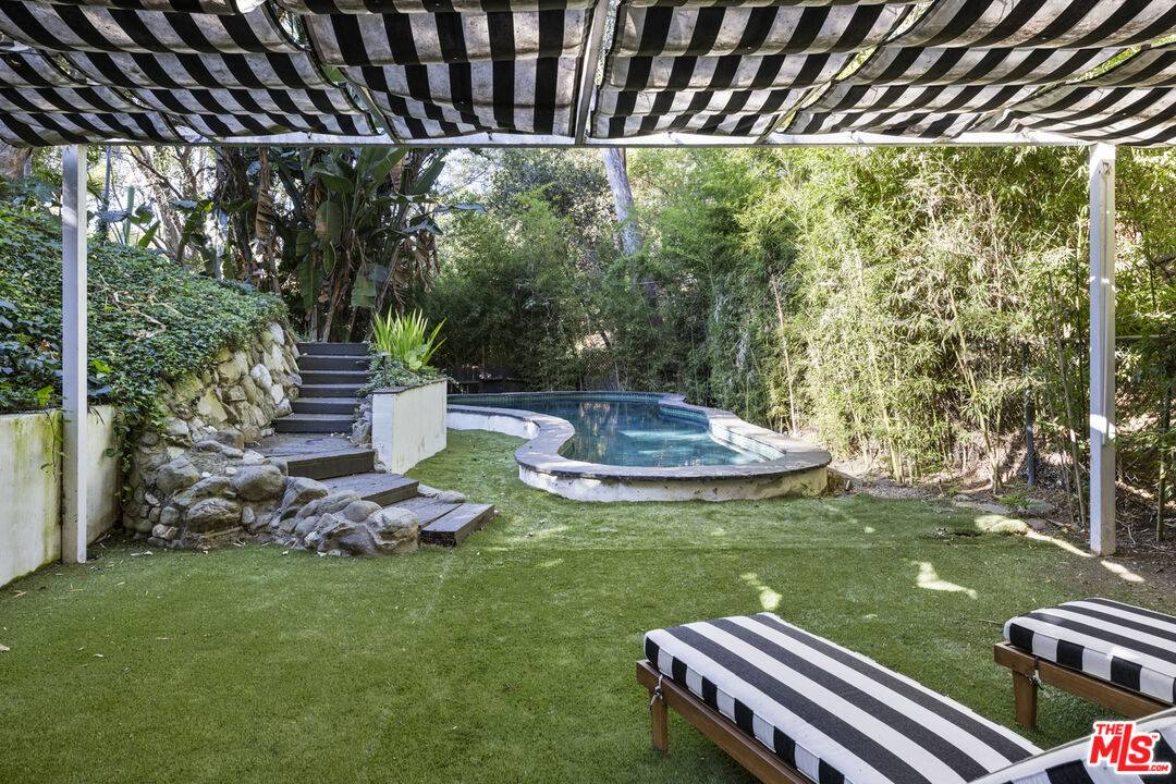 2936 La Castana Dr 3BR Hollywood Hills East La
